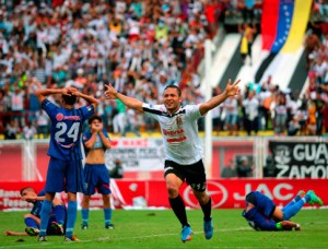 Juan-Falcon_vs_ZUL_CL2014